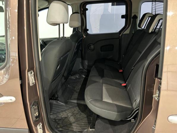 Renault Kangoo II Рестайлинг с пробегом 2014 года, цена 899 000 рублей, 195254 км, минивэн, Автокод Объявления