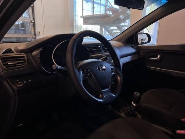 Kia Rio III Рестайлинг с пробегом 2015 года, цена 880 000 рублей, 183701 км, седан, Автокод Объявления
