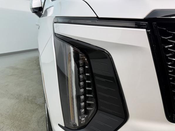 Cadillac Escalade V Рестайлинг с пробегом 2024 года, цена 17 510 000 рублей, 6803 км, внедорожник, Автокод Объявления
