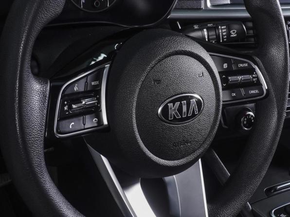 Kia Optima IV Рестайлинг с пробегом 2018 года, цена 1 568 000 рублей, 98730 км, седан, Автокод Объявления