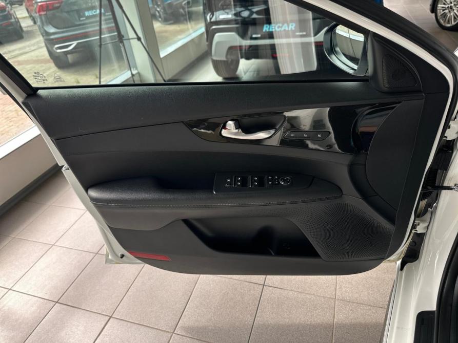Kia Cerato IV Санкт-Петербург  - изображение 12
