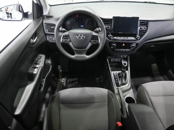Hyundai Solaris II Рестайлинг с пробегом 2021 года, цена 1 729 900 рублей, 76000 км, седан, Автокод Объявления