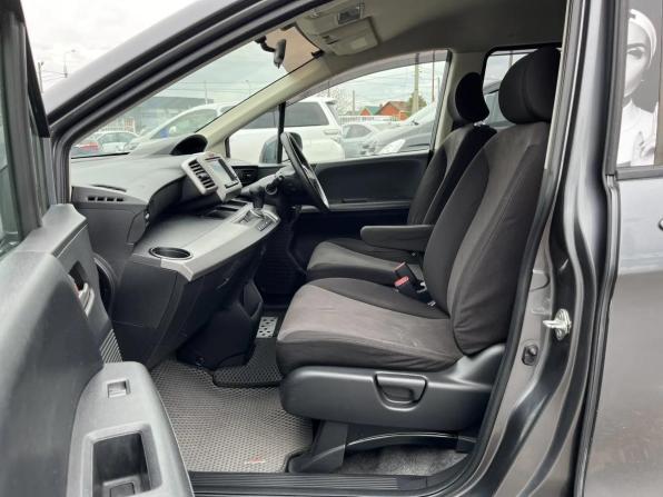 Honda Freed I с пробегом 2010 года, цена 888 000 рублей, 270235 км, компактвэн, Автокод Объявления