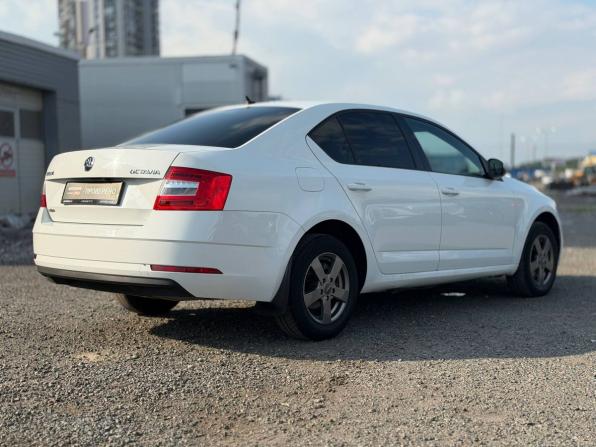 Skoda Octavia III (A7) Рестайлинг с пробегом 2019 года, цена 1 345 000 рублей, 219632 км, лифтбек, Автокод Объявления