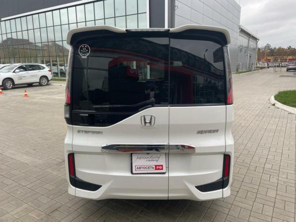 Honda Stepwgn V с пробегом 2015 года, цена 1 999 900 рублей, 141514 км, минивэн, Автокод Объявления