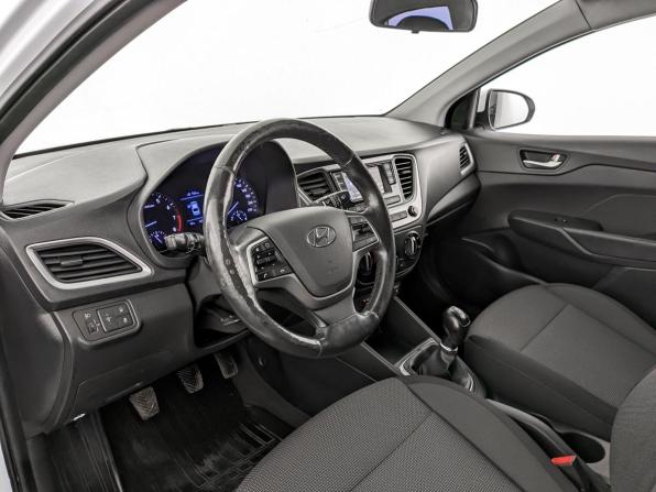 Hyundai Solaris II с пробегом 2018 года, цена 1 100 000 рублей, 167007 км, седан, Автокод Объявления