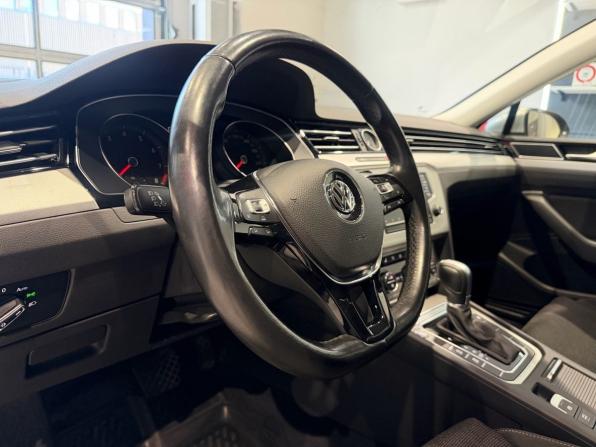 Volkswagen Passat B8 с пробегом 2017 года, цена 2 010 000 рублей, 137093 км, седан, Автокод Объявления
