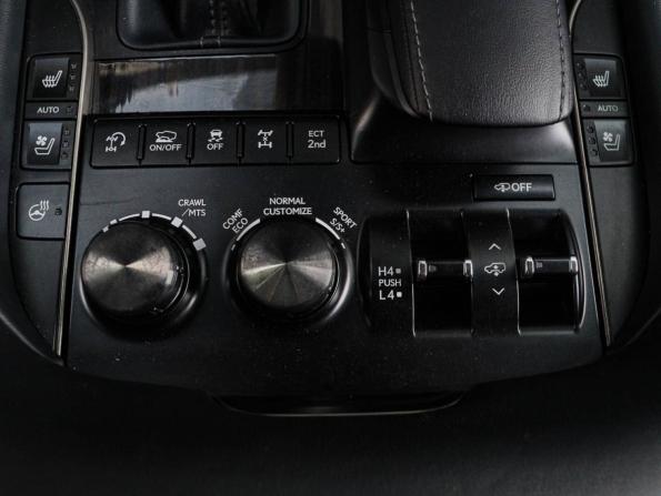 Lexus LX III Рестайлинг 2 с пробегом 2018 года, цена 9 810 000 рублей, 35821 км, внедорожник, Автокод Объявления