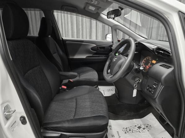 Toyota Wish II с пробегом 2010 года, цена 1 050 000 рублей, 240000 км, минивэн, Автокод Объявления