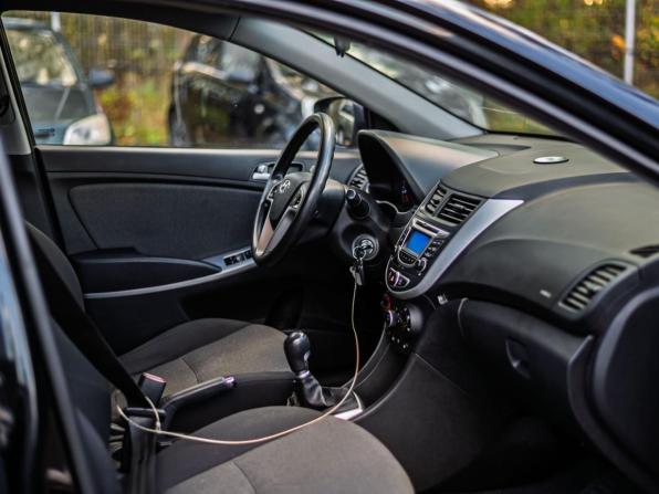 Hyundai Solaris I с пробегом 2013 года, цена 635 000 рублей, 192599 км, седан, Автокод Объявления