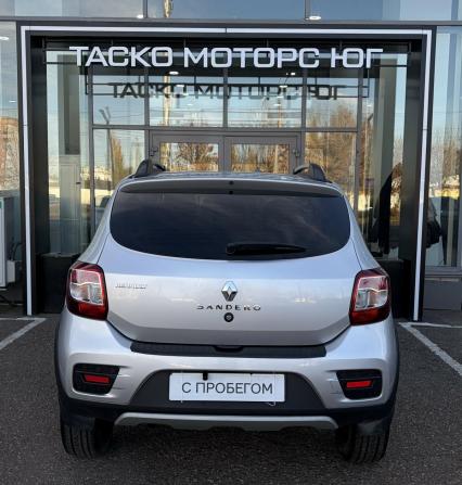 Renault Sandero II с пробегом 2018 года, цена 1 000 500 рублей, 111850 км, хэтчбек, Автокод Объявления