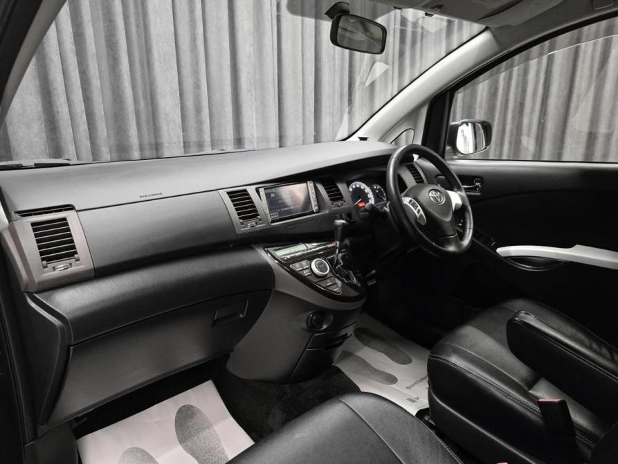 Toyota ISis I Рестайлинг Красноярск  - изображение 15