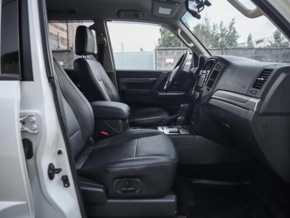 Mitsubishi Pajero IV Рестайлинг 2 с пробегом 2019 года, цена 2 799 000 рублей, 164944 км, внедорожник, Автокод Объявления