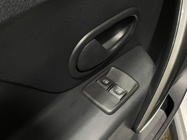Renault Logan II Рестайлинг с пробегом 2020 года, цена 1 174 000 рублей, 44799 км, седан, Автокод Объявления