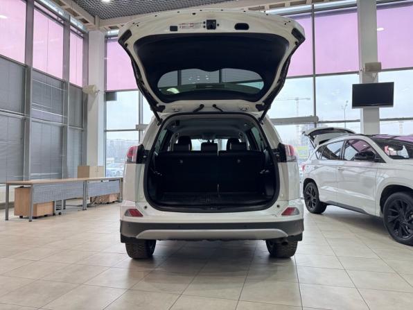 Toyota RAV4 IV (XA40) Рестайлинг с пробегом 2017 года, цена 2 320 000 рублей, 174000 км, внедорожник, Автокод Объявления