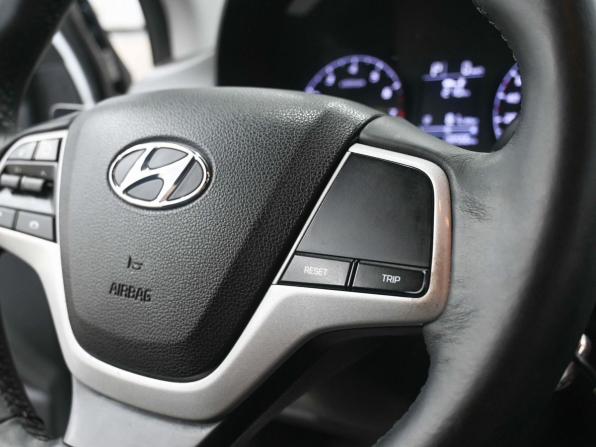 Hyundai Solaris II Рестайлинг с пробегом 2021 года, цена 1 449 900 рублей, 138565 км, седан, Автокод Объявления