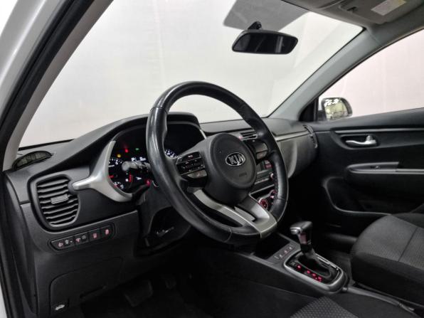 Kia Rio IV Рестайлинг с пробегом 2021 года, цена 1 420 000 рублей, 94620 км, седан, Автокод Объявления