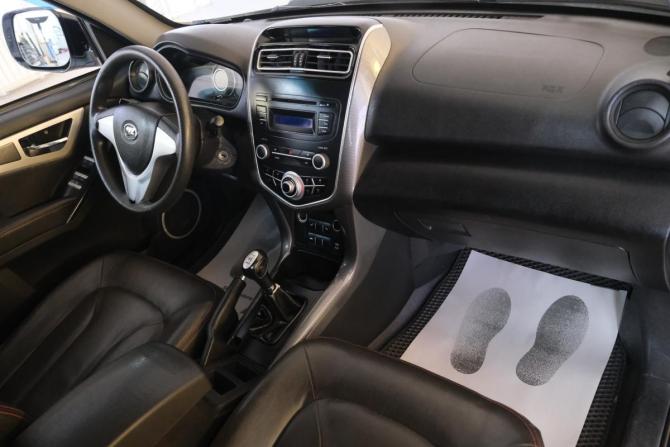 Lifan X60 I Рестайлинг с пробегом 2017 года, цена 899 000 рублей, 150000 км, внедорожник, Автокод Объявления