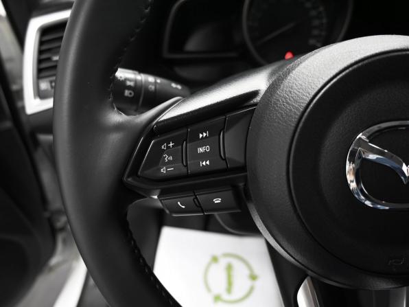 Mazda 3 III (BM) Рестайлинг с пробегом 2018 года, цена 1 845 000 рублей, 72800 км, седан, Автокод Объявления
