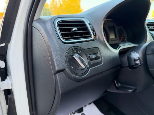 Volkswagen Polo V Рестайлинг с пробегом 2020 года, цена 1 169 900 рублей, 122000 км, седан, Автокод Объявления