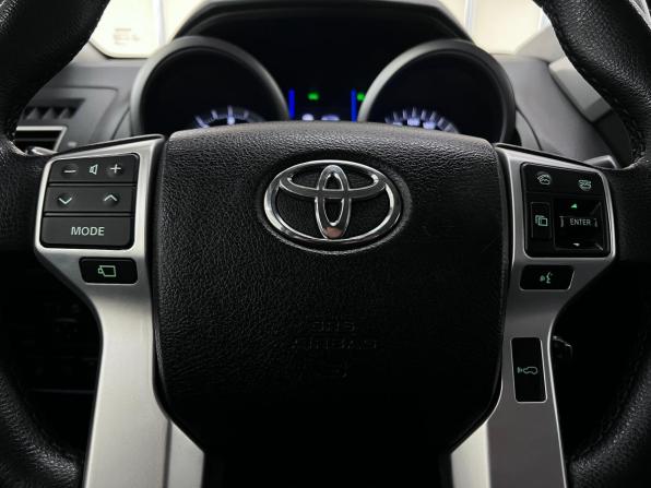 Toyota Land Cruiser Prado 150 Series Рестайлинг 1 с пробегом 2016 года, цена 3 940 000 рублей, 189161 км, внедорожник, Автокод Объявления