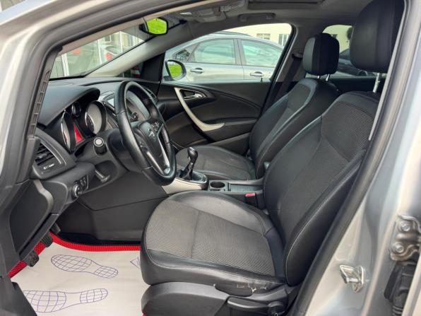 Opel Astra J с пробегом 2011 года, цена 690 000 рублей, 237365 км, хэтчбек, Автокод Объявления