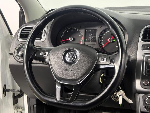 Volkswagen Polo V Рестайлинг с пробегом 2016 года, цена 1 199 000 рублей, 99204 км, седан, Автокод Объявления