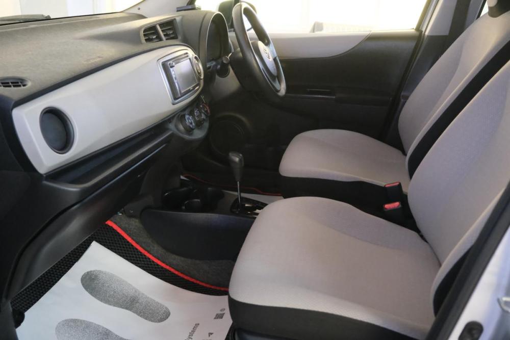 Toyota Vitz III (XP130) Омск  - изображение 18