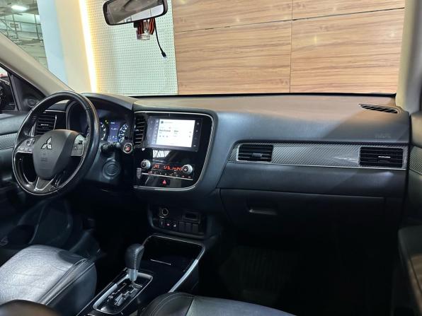 Mitsubishi Outlander III Рестайлинг 3 с пробегом 2020 года, цена 2 249 990 рублей, 158475 км, внедорожник, Автокод Объявления
