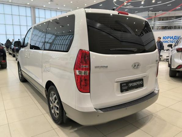 Hyundai H-1 II Рестайлинг 2 с пробегом 2021 года, цена 3 430 000 рублей, 71376 км, минивэн, Автокод Объявления
