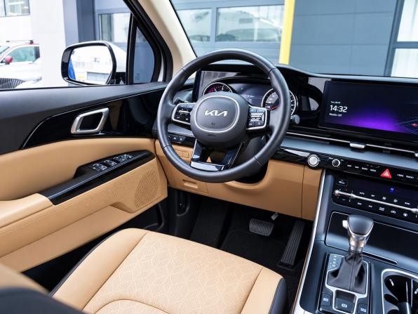 Kia Carnival IV с пробегом 2022 года, цена 3 782 000 рублей, 93715 км, минивэн, Автокод Объявления