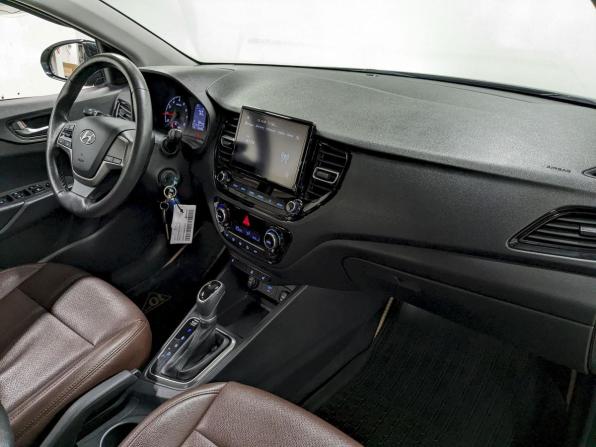 Hyundai Solaris II Рестайлинг с пробегом 2021 года, цена 1 450 000 рублей, 158101 км, седан, Автокод Объявления