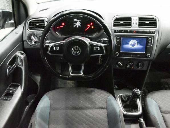 Volkswagen Polo V Рестайлинг с пробегом 2019 года, цена 1 250 000 рублей, 143612 км, седан, Автокод Объявления