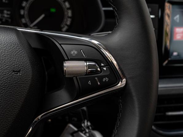 Skoda Rapid II с пробегом 2021 года, цена 1 585 000 рублей, 112176 км, лифтбек, Автокод Объявления