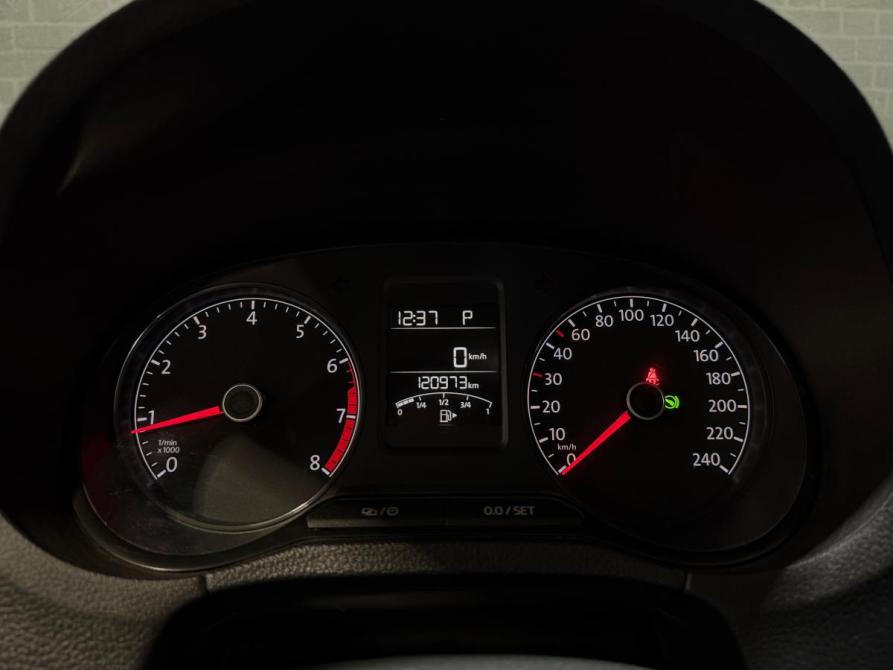 Volkswagen Polo V Рестайлинг Челябинск  - изображение 19