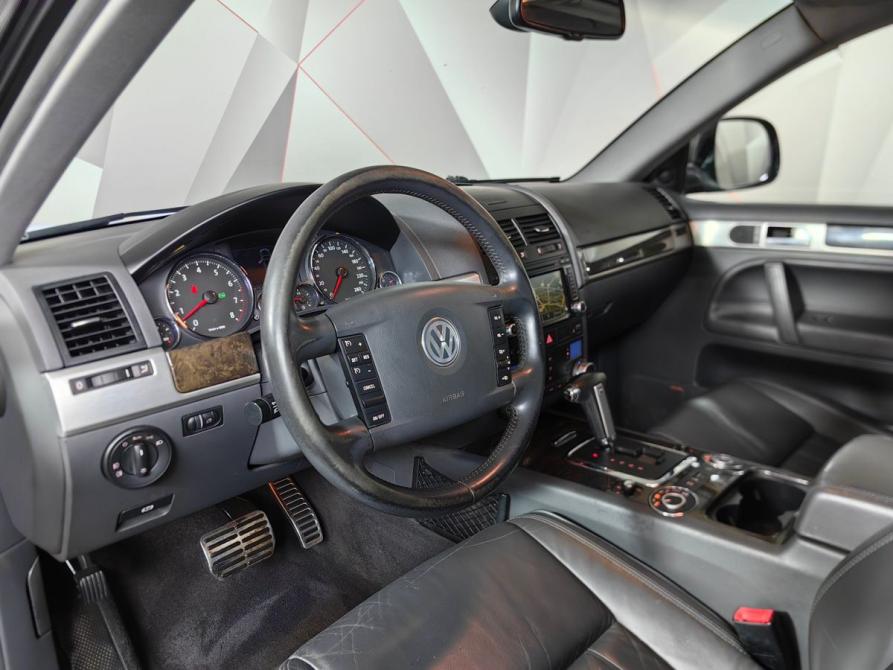 Volkswagen Touareg I Рестайлинг Москва  - изображение 19
