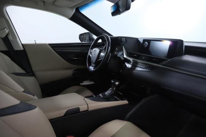 Lexus ES VII с пробегом 2018 года, цена 3 199 000 рублей, 162266 км, седан, Автокод Объявления