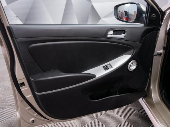 Hyundai Solaris I с пробегом 2014 года, цена 800 000 рублей, 136000 км, седан, Автокод Объявления