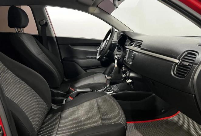 Kia Rio IV с пробегом 2018 года, цена 1 200 000 рублей, 175560 км, хэтчбек, Автокод Объявления