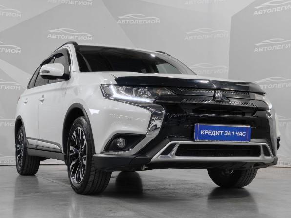 Mitsubishi Outlander III Рестайлинг 3 с пробегом 2021 года, цена 2 250 000 рублей, 51097 км, внедорожник, Автокод Объявления