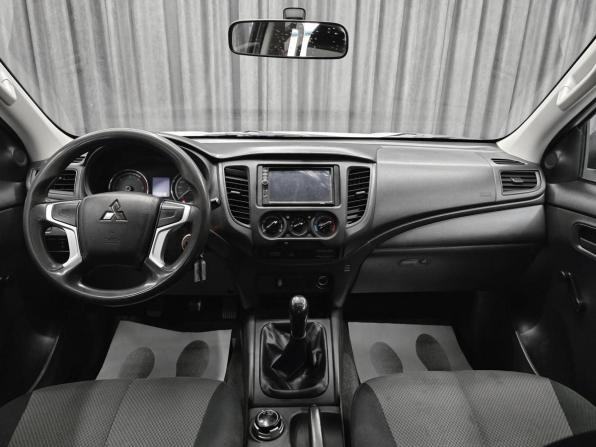 Mitsubishi L200 V Рестайлинг с пробегом 2019 года, цена 2 050 000 рублей, 160000 км, пикап, Автокод Объявления