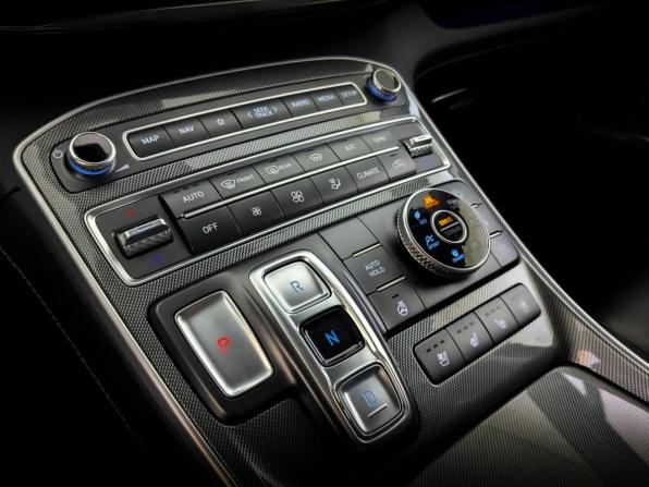 Hyundai Santa Fe IV Рестайлинг с пробегом 2022 года, цена 4 440 000 рублей, 43861 км, внедорожник, Автокод Объявления