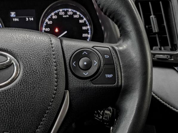 Toyota RAV4 IV (XA40) Рестайлинг с пробегом 2018 года, цена 2 740 000 рублей, 17934 км, внедорожник, Автокод Объявления