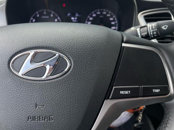 Hyundai Solaris II Рестайлинг с пробегом 2021 года, цена 1 420 000 рублей, 43126 км, седан, Автокод Объявления