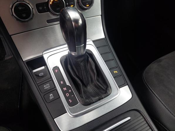 Volkswagen Passat B7 с пробегом 2012 года, цена 920 000 рублей, 269056 км, седан, Автокод Объявления