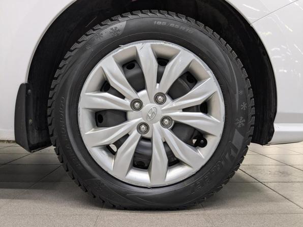 Hyundai Solaris II Рестайлинг с пробегом 2022 года, цена 1 620 000 рублей, 66122 км, седан, Автокод Объявления