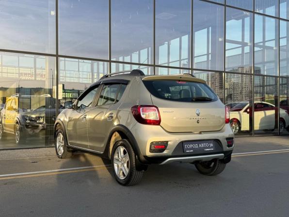 Renault Sandero II с пробегом 2017 года, цена 780 000 рублей, 236913 км, хэтчбек, Автокод Объявления