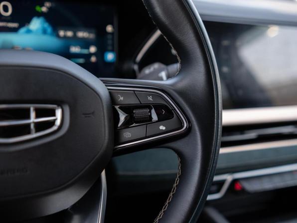 Geely Monjaro I с пробегом 2023 года, цена 2 955 000 рублей, 54984 км, внедорожник, Автокод Объявления