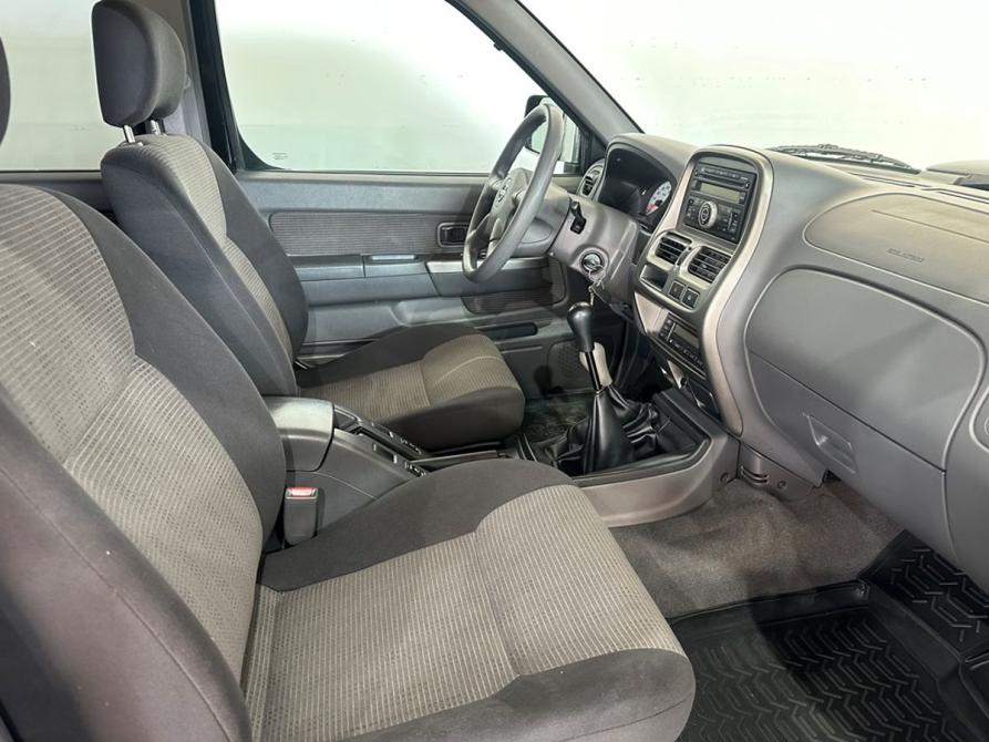 Nissan NP300 Москва  - изображение 11