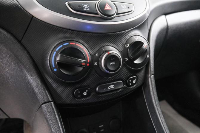 Hyundai Solaris I Рестайлинг с пробегом 2016 года, цена 1 349 000 рублей, 60000 км, седан, Автокод Объявления